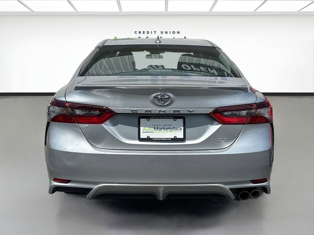 Used 2024 Toyota Camry SE FWD image 5