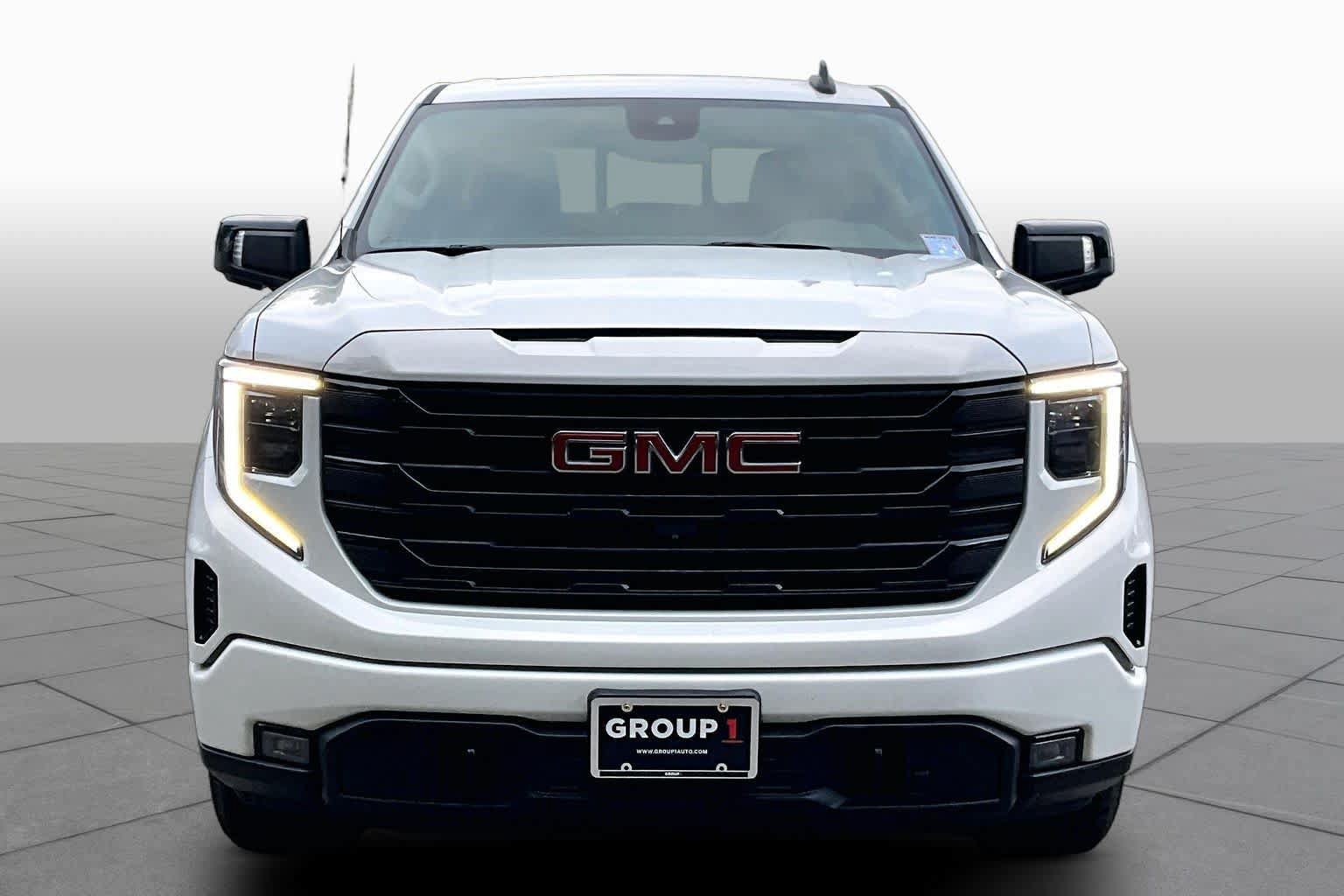 Used 2022 GMC Sierra 1500 Elevation w/ Preferred Package AWD/4WD image 4