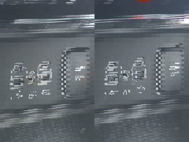 Used 2024 Jeep Grand Cherokee L Laredo image 30