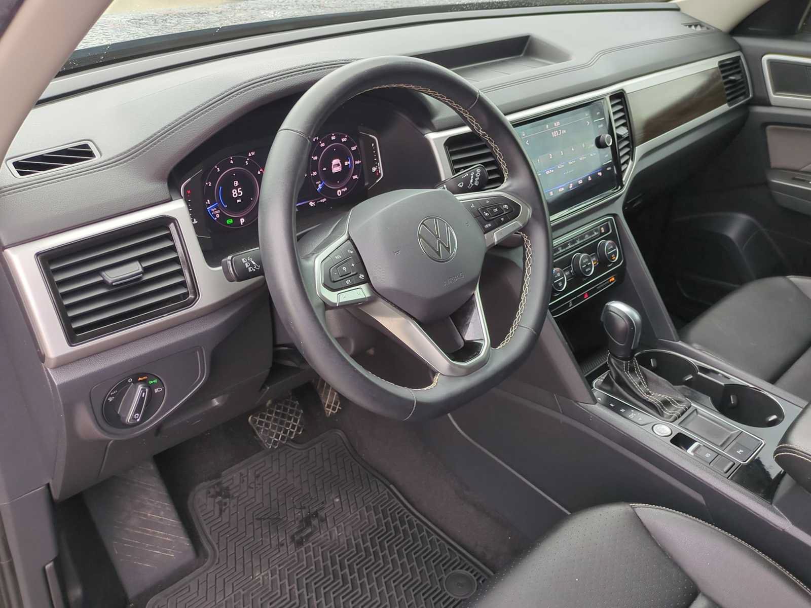Used 2023 Volkswagen Atlas SE w/ Panoramic Sunroof Package FWD image 10