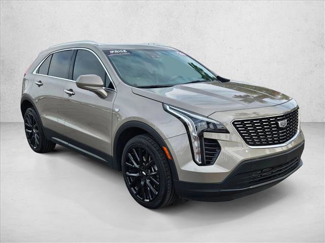 Used 2023 Cadillac XT4 Luxury w/ LPO, Onyx Lite Package image 3