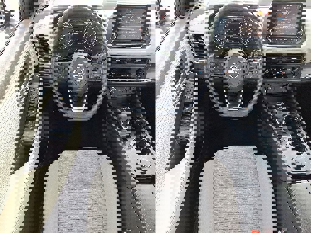 Used 2023 Nissan Rogue SV image 12