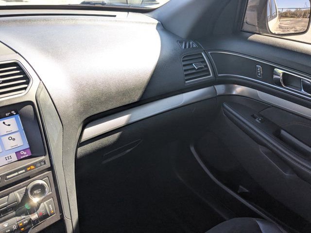 Used 2018 Ford Explorer XLT w/ Equipment Group 202A image 19