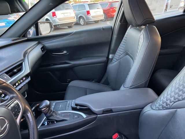 Used 2019 Lexus UX 200 w/ Premium Package image 10