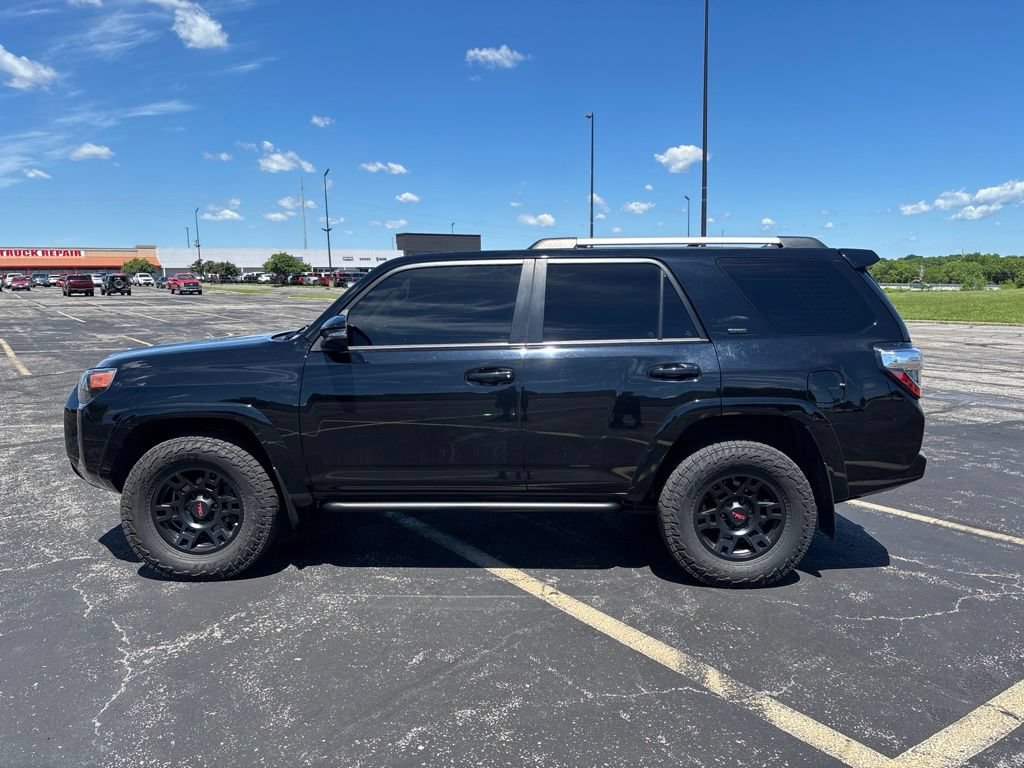Used 2021 Toyota 4Runner SR5 Premium w/ Moonroof Package AWD/4WD image 8
