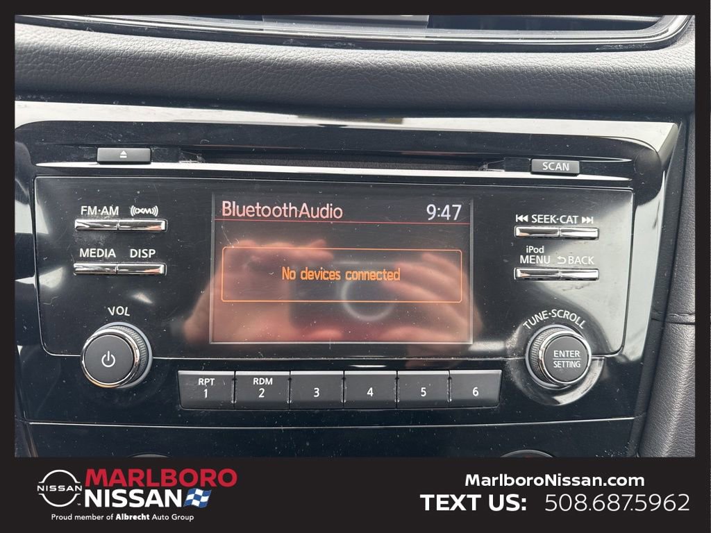 Certified 2017 Nissan Rogue S image 23