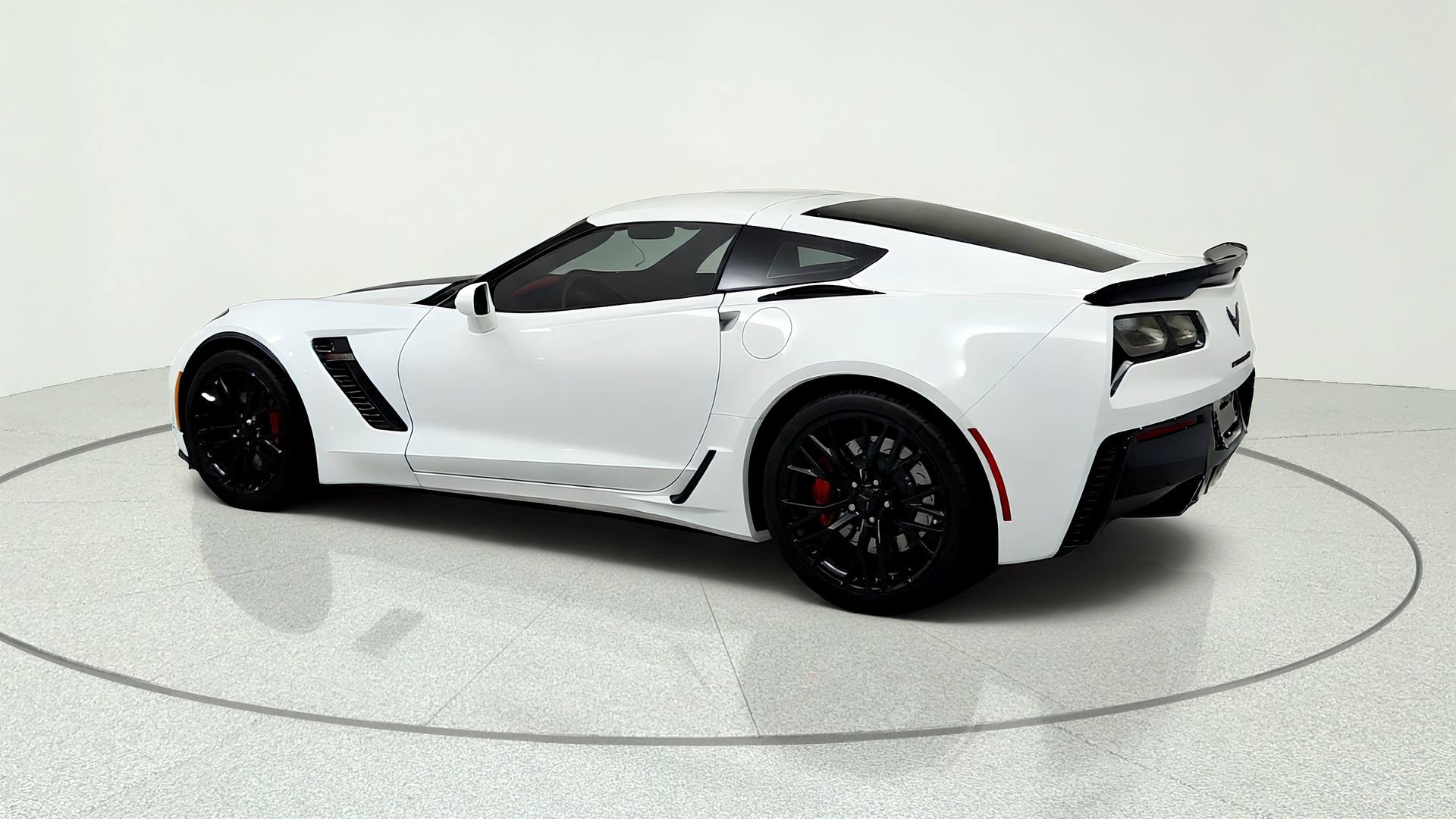 Used 2016 Chevrolet Corvette Z06 w/ 2LZ Preferred Equipment Group RWD image 3