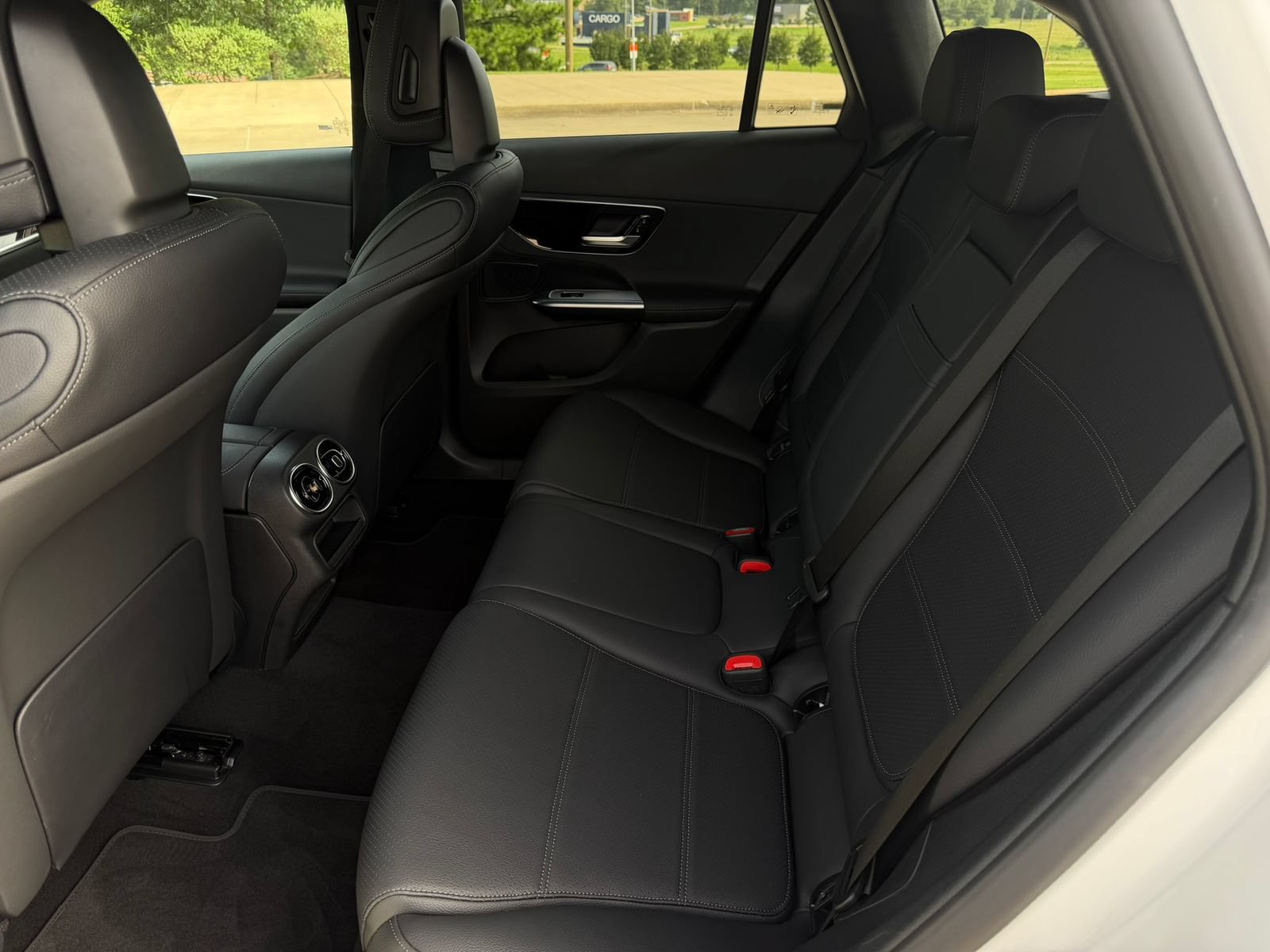Used 2025 Mercedes-Benz GLC 300 image 25