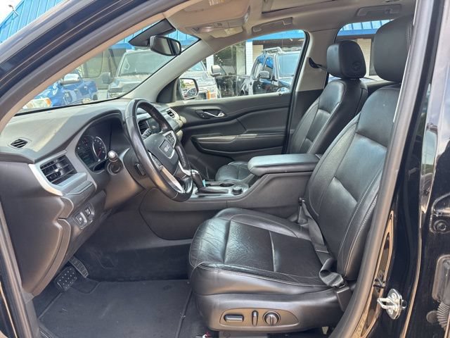 Used 2019 GMC Acadia SLT w/ LPO, Black Accent Package AWD/4WD image 9