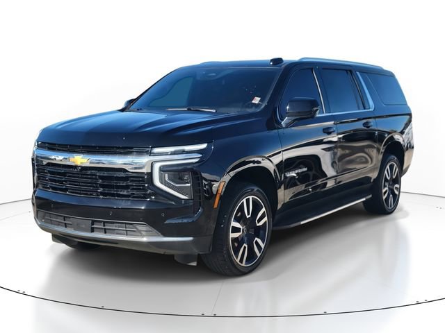 Used 2025 Chevrolet Suburban LS image 2