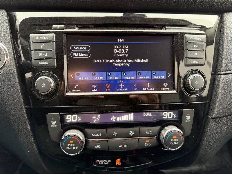 Used 2019 Nissan Rogue SV image 15