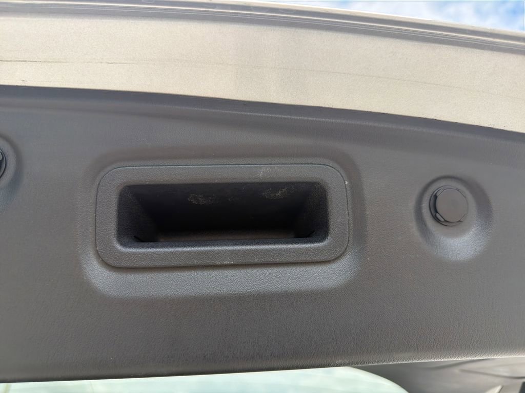 Used 2020 Nissan Pathfinder SL AWD/4WD image 16