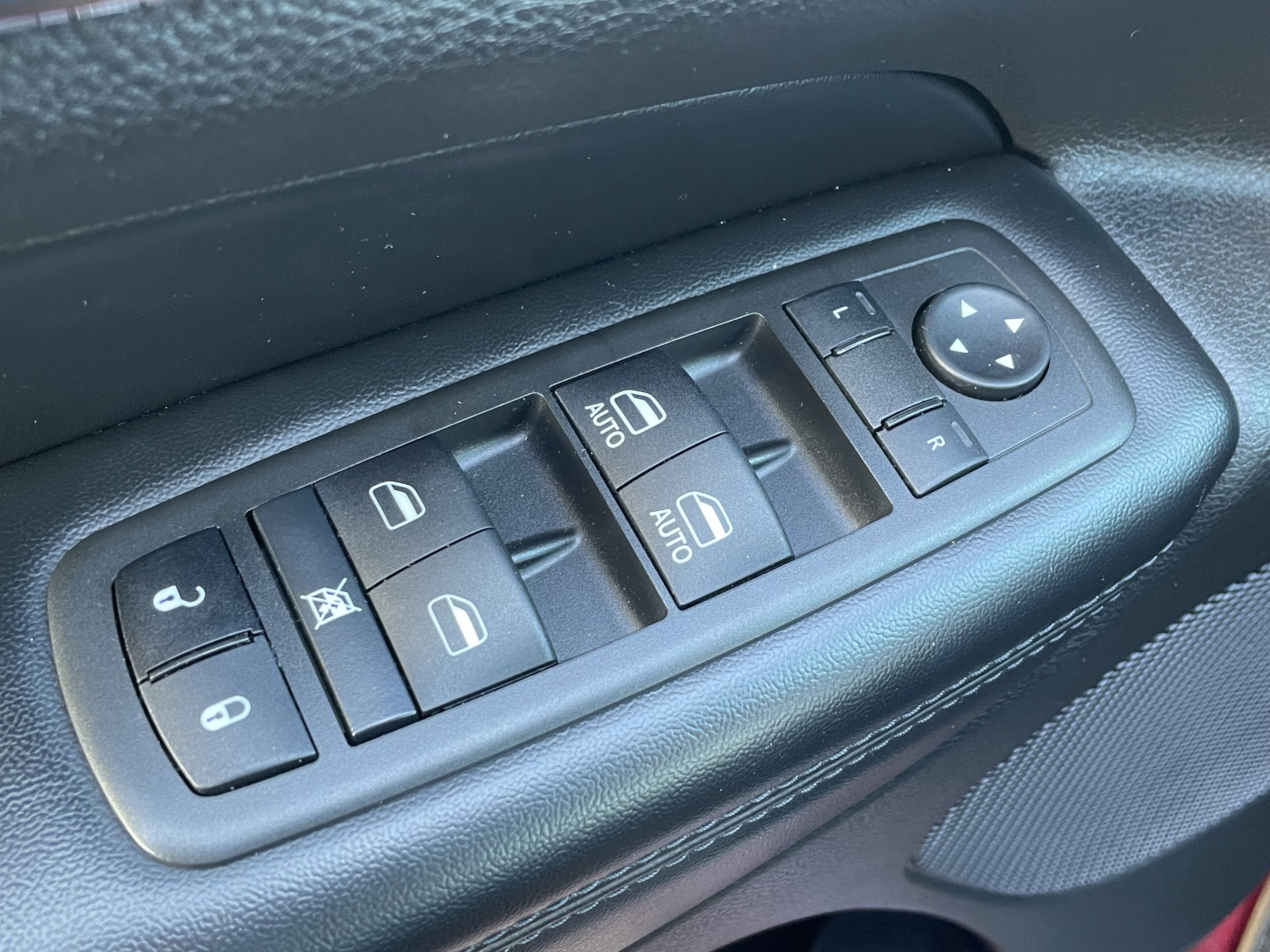 Used 2022 Jeep Grand Cherokee Limited image 22