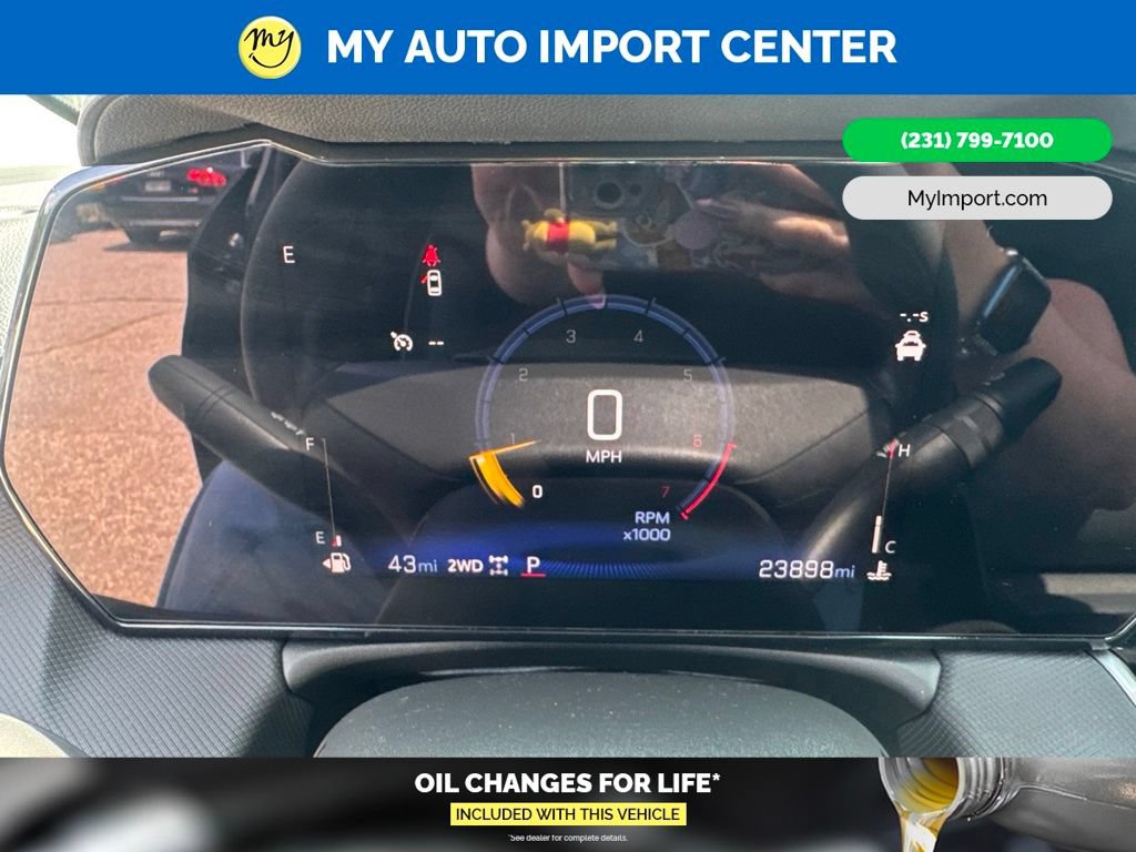 Used 2025 Chevrolet TrailBlazer LT AWD/4WD image 18