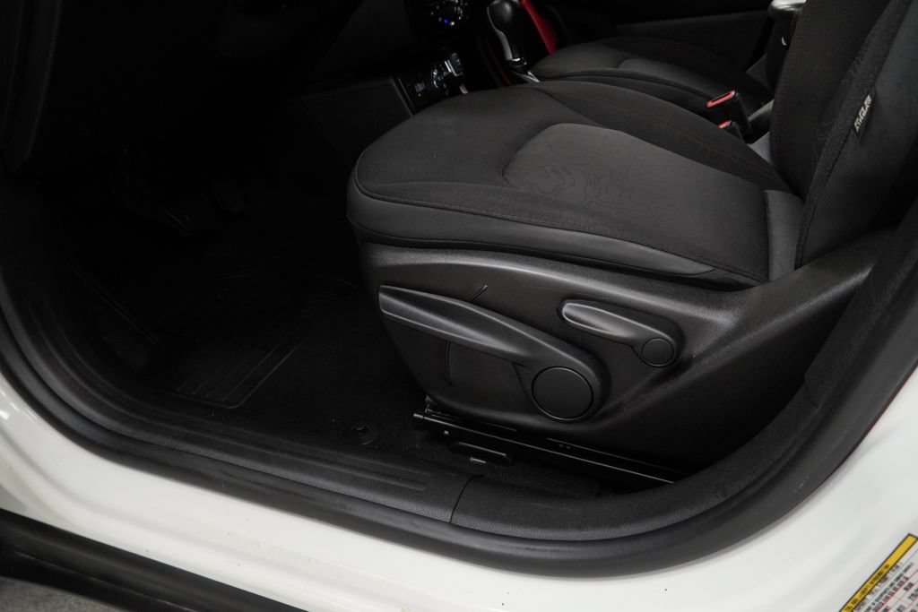 Certified 2023 Jeep Renegade Trailhawk AWD/4WD image 41