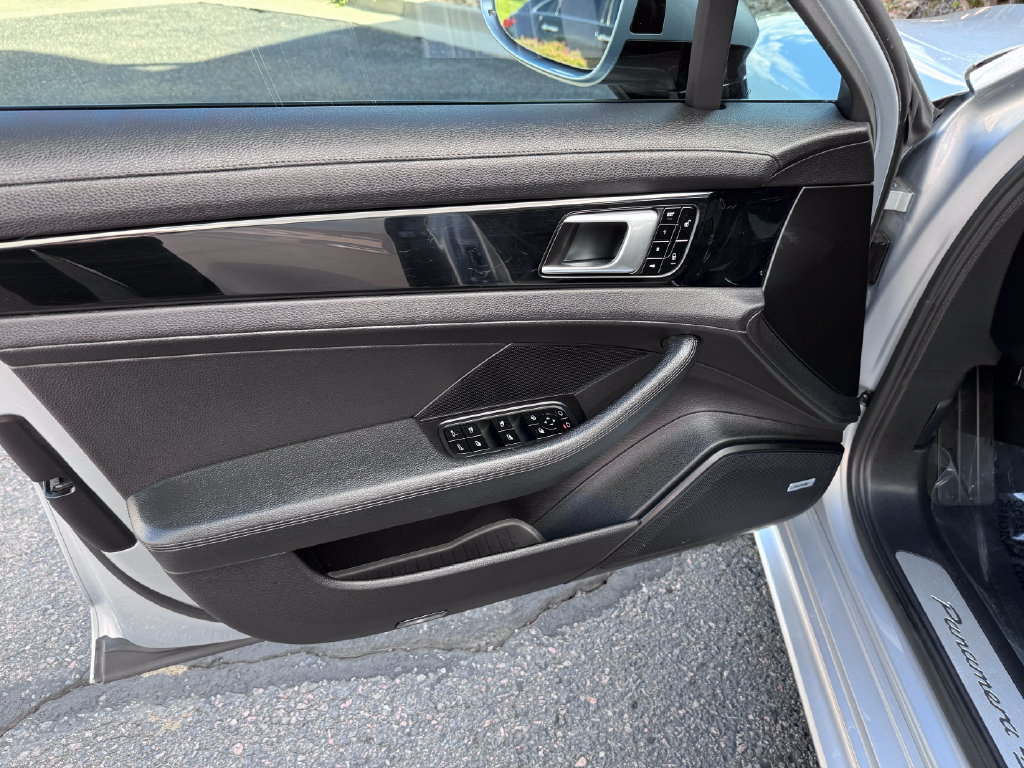 Used 2018 Porsche Panamera 4S AWD/4WD image 16