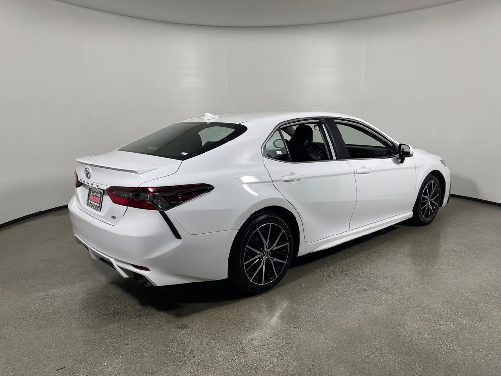 Certified 2023 Toyota Camry SE image 3