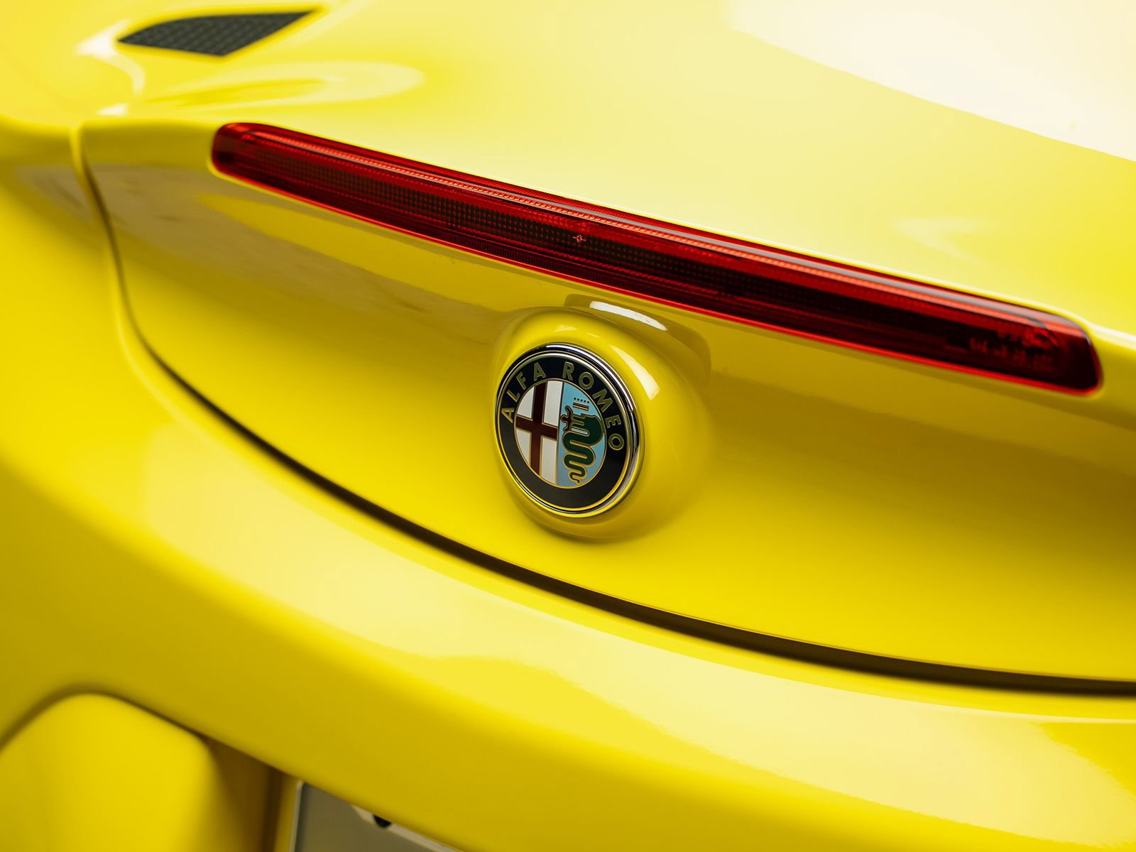 Used 2016 Alfa Romeo 4C Spider RWD image 20