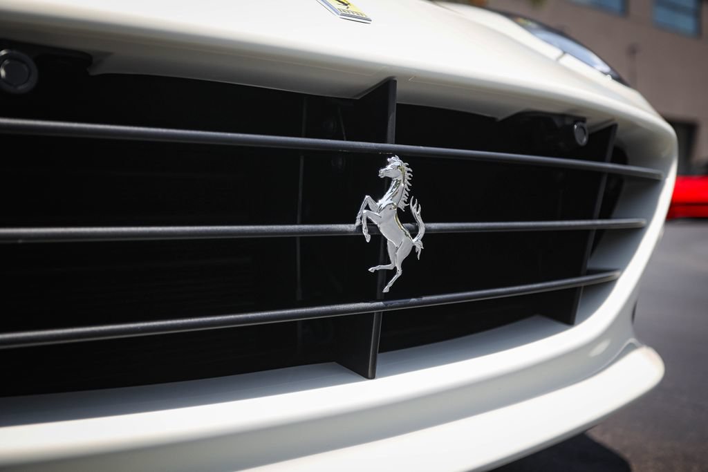 Used 2015 Ferrari California T RWD image 13