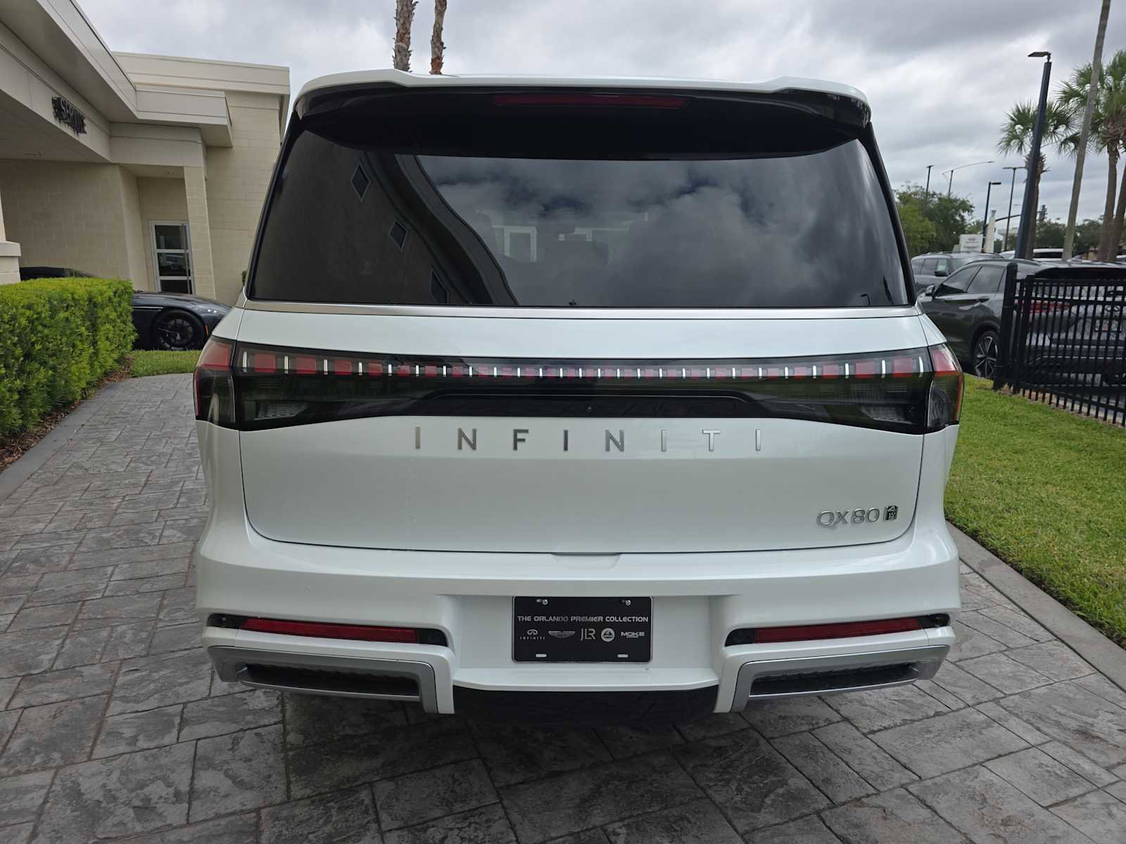 New 2026 INFINITI QX80 Luxe w/ Cargo Package image 5