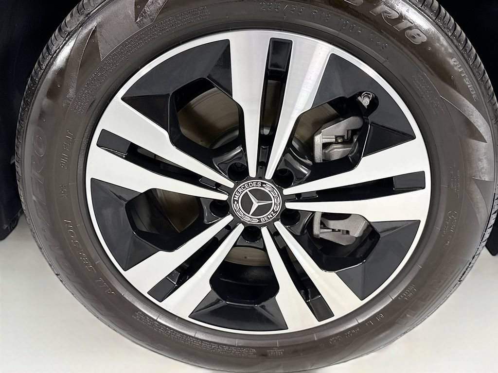 Certified 2025 Mercedes-Benz GLB 250 image 32