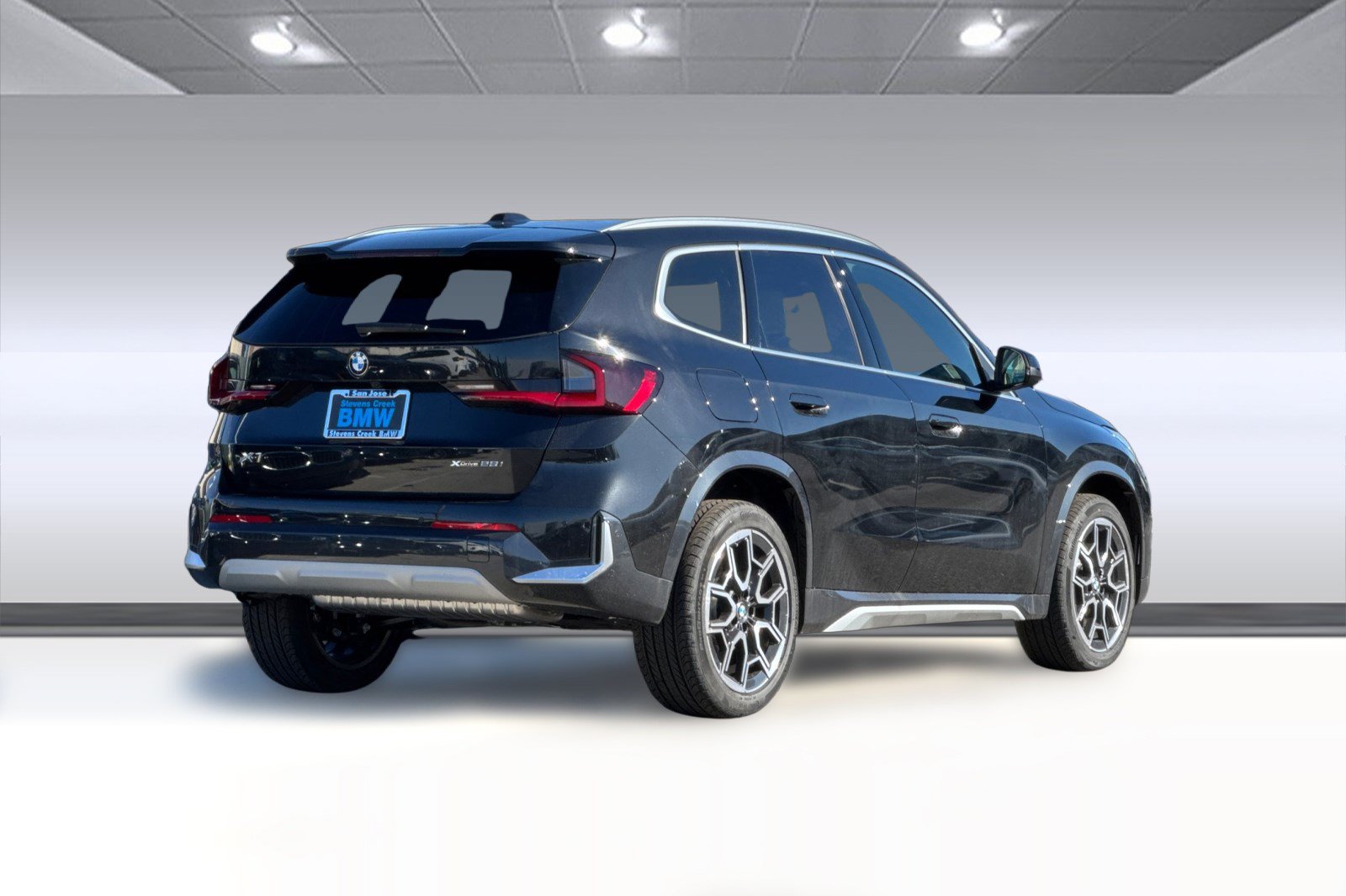 Used 2026 BMW X1 xDrive28i w/ Technology Package AWD/4WD image 9
