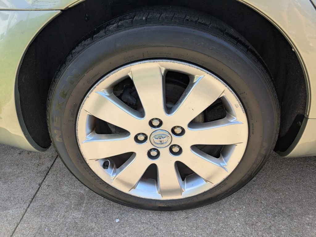 Used 2005 Toyota Avalon XLS FWD image 17