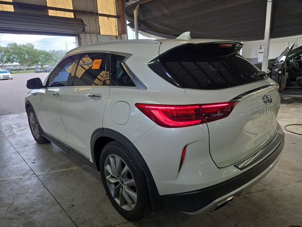 Used 2019 INFINITI QX50 Luxe w/ Navigation Package FWD image 6
