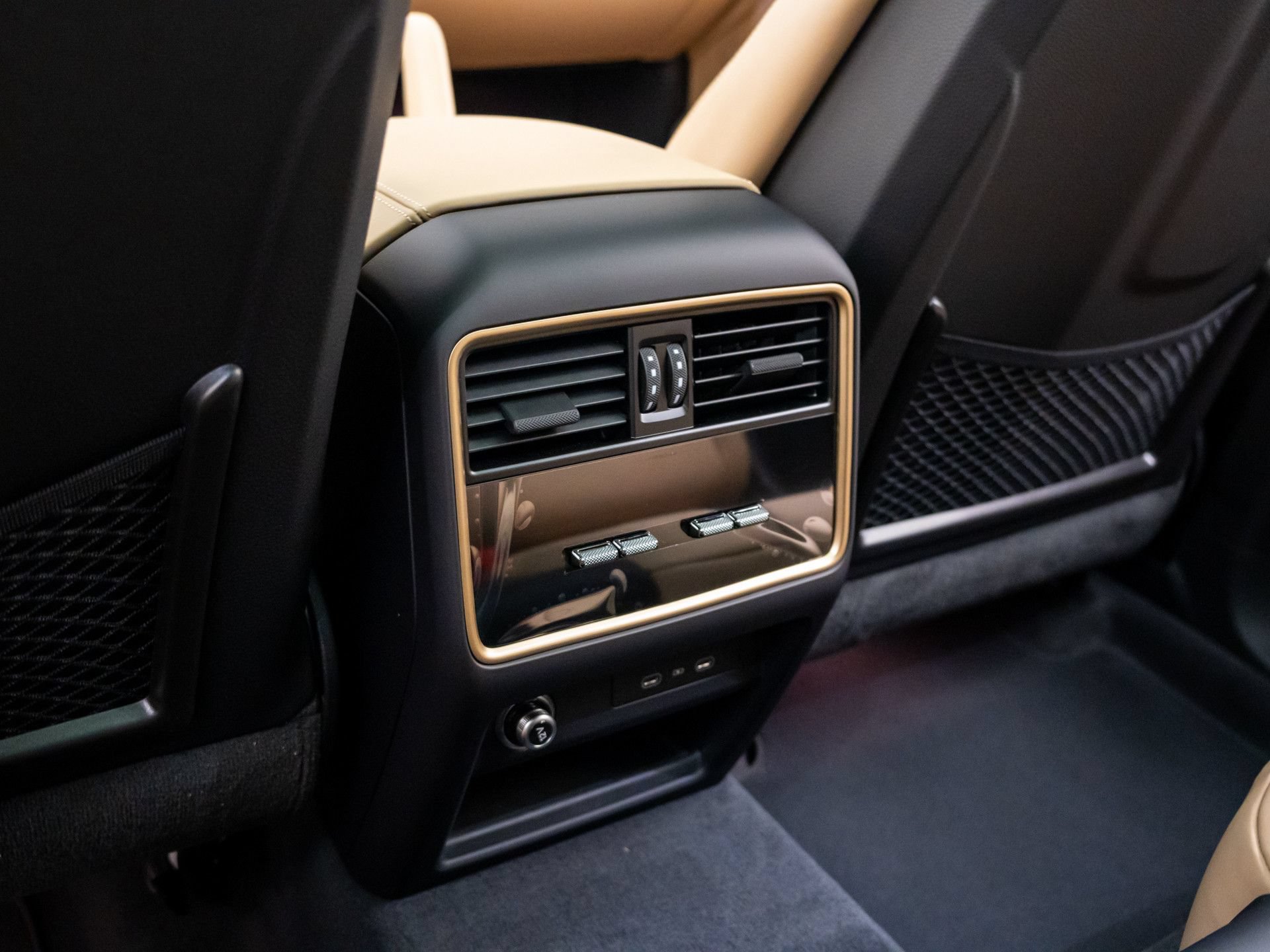New 2026 Porsche Cayenne Coupe AWD/4WD image 19
