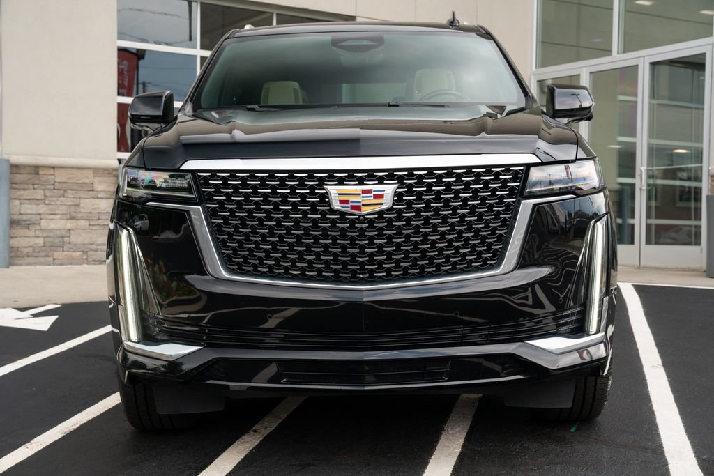 Used 2022 Cadillac Escalade ESV Premium Luxury AWD/4WD image 4