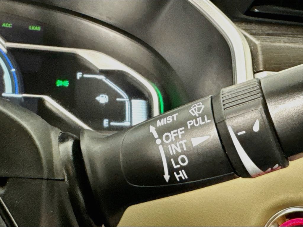 Used 2018 Honda Clarity Plug-In Hybrid image 16