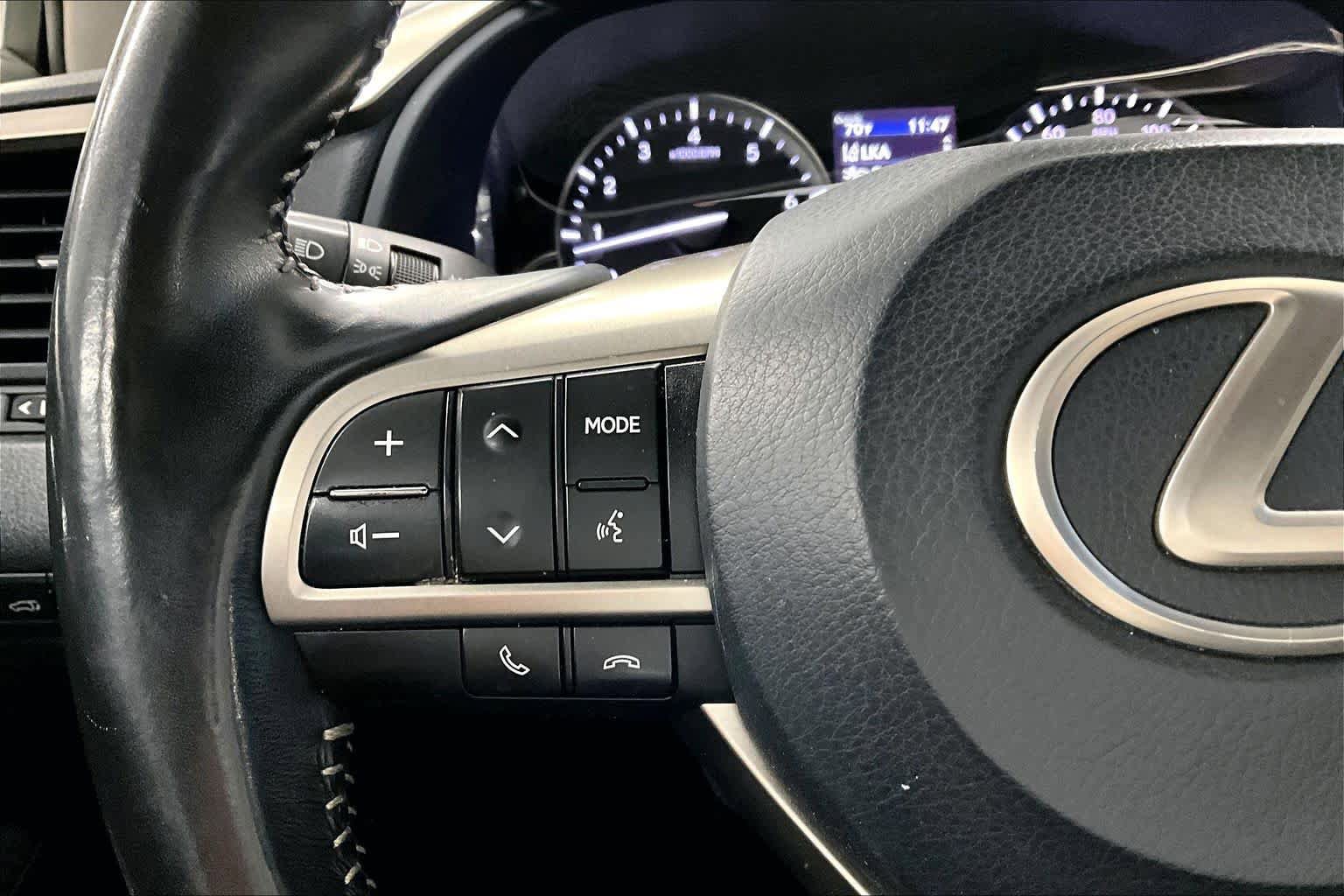 Used 2018 Lexus RX 350L FWD w/ Accessory Package image 23