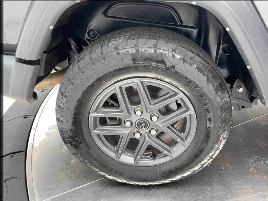 Used 2024 Jeep Wrangler Sport AWD/4WD image 10