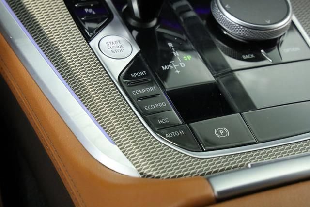 Used 2022 BMW X5 xDrive40i w/ M Sport Package AWD/4WD image 28