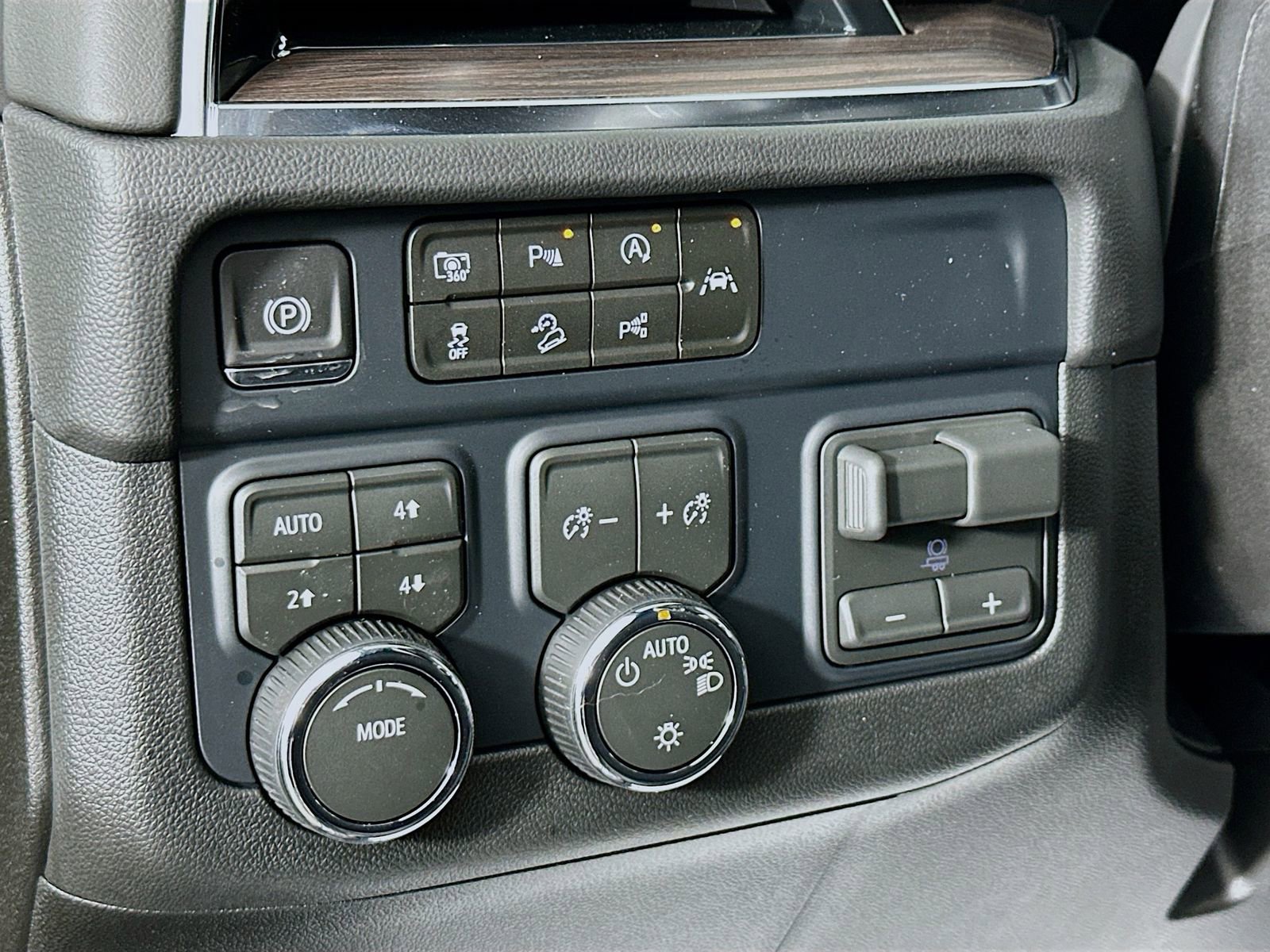 New 2026 Chevrolet Tahoe LS w/ LPO, Dark Essentials Package AWD/4WD image 11
