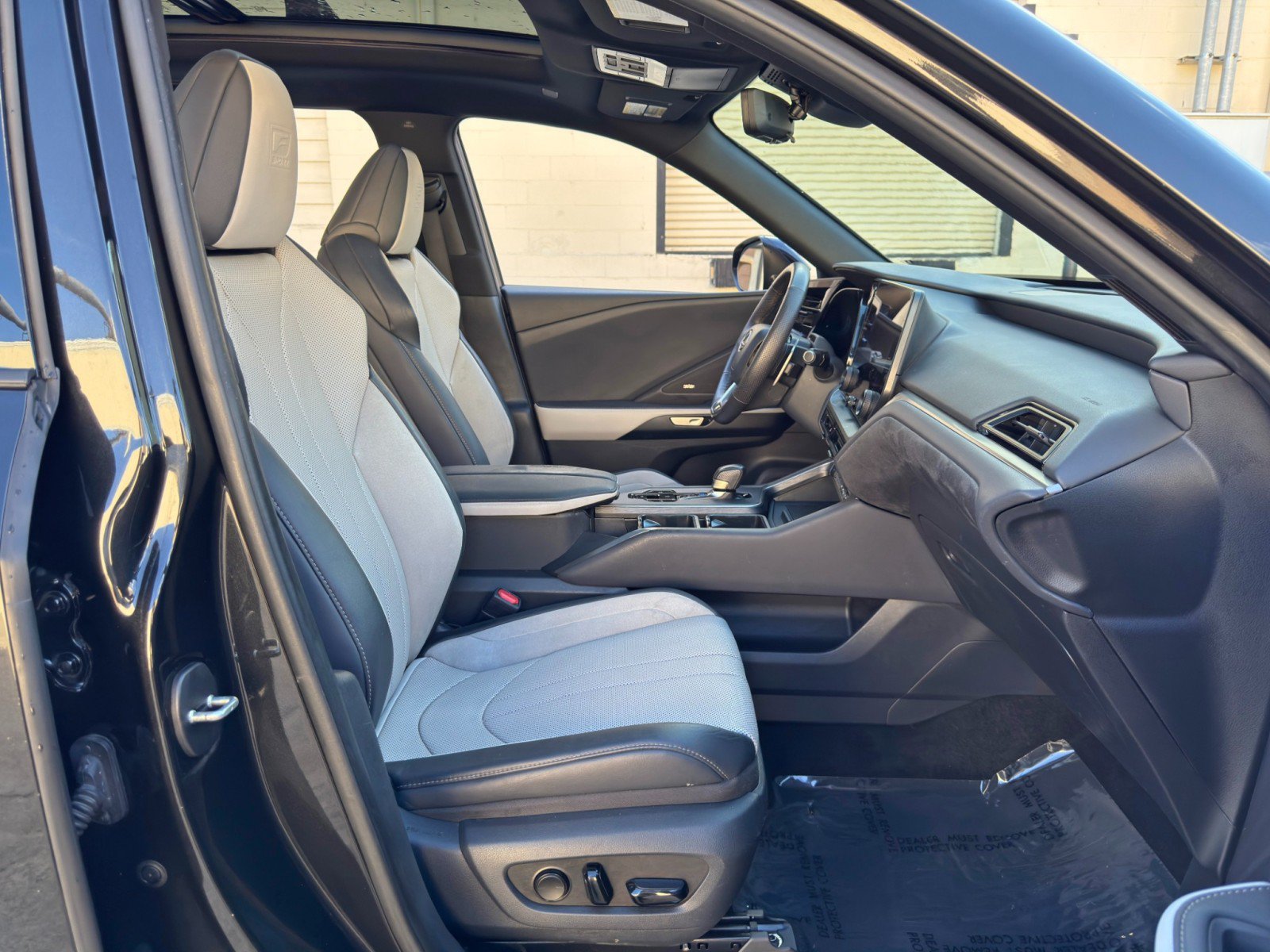 Used 2024 Lexus TX 500h AWD w/ Technology Package image 16