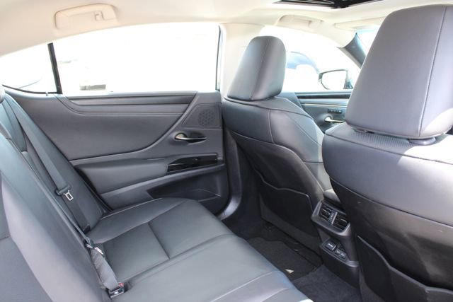 Certified 2023 Lexus ES 300h w/ Premium Package FWD image 7