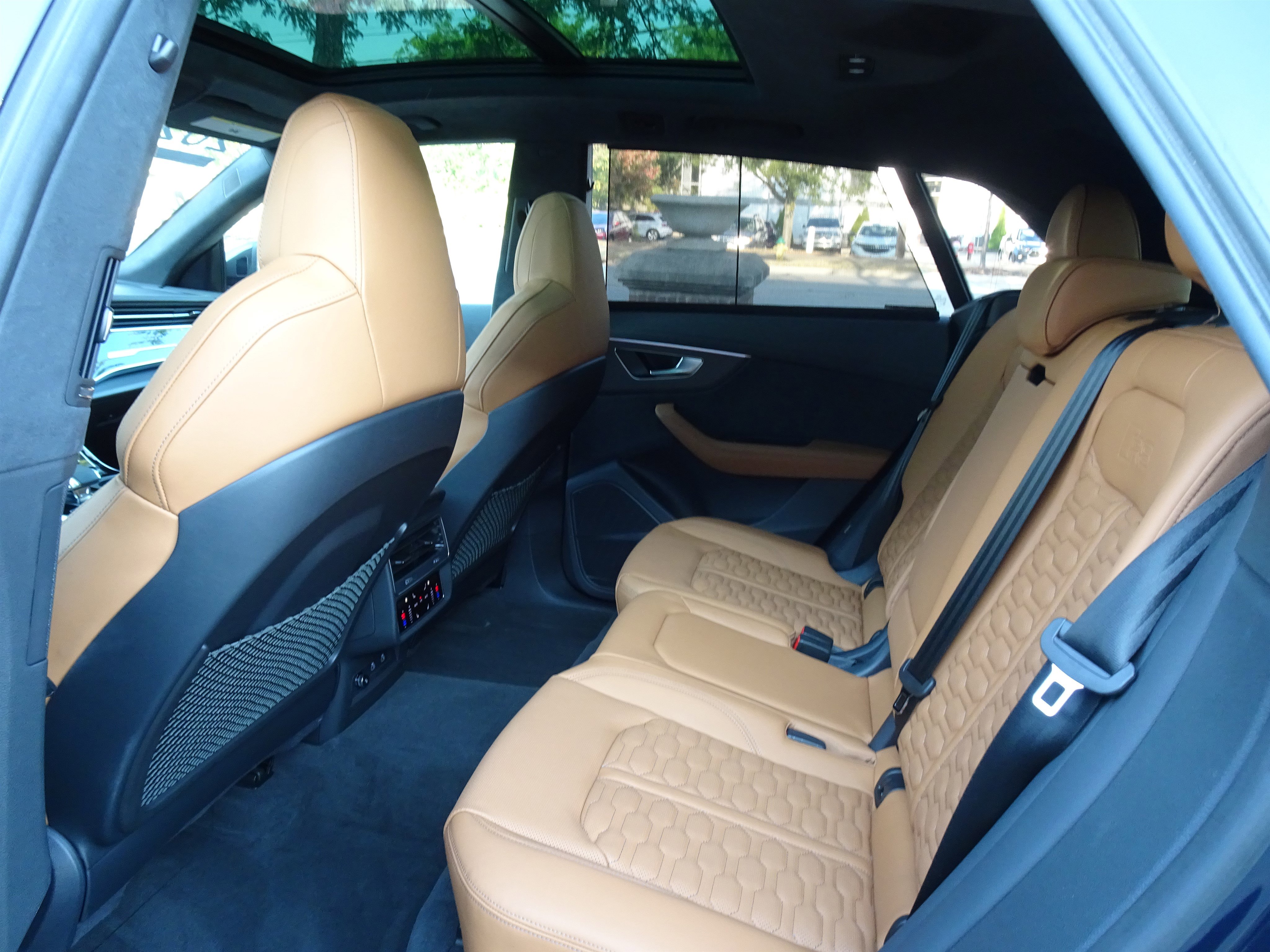 Certified 2024 Audi RS Q8 image 12