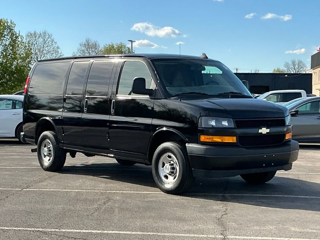 Used 2023 Chevrolet Express 3500 w/ Driver Convenience Package image 1