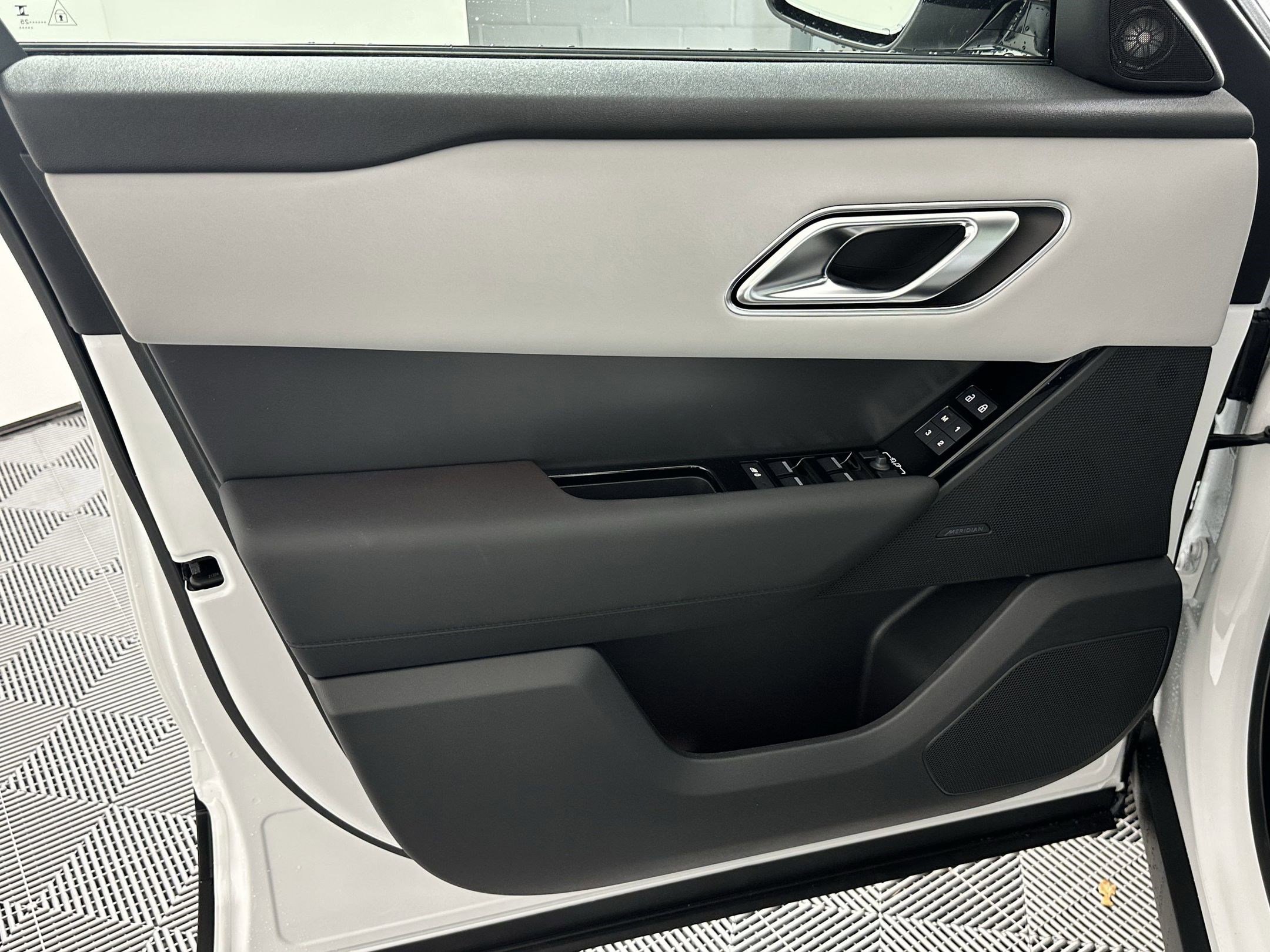 New 2026 Land Rover Range Rover Velar S image 11