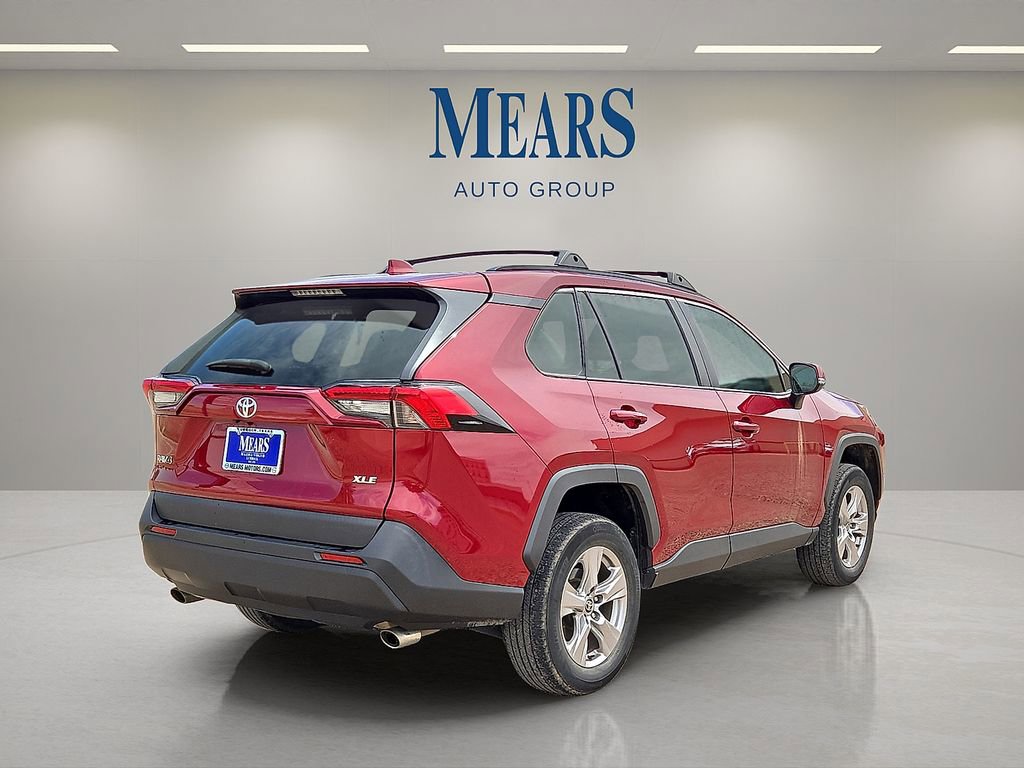 Used 2022 Toyota RAV4 XLE FWD image 5