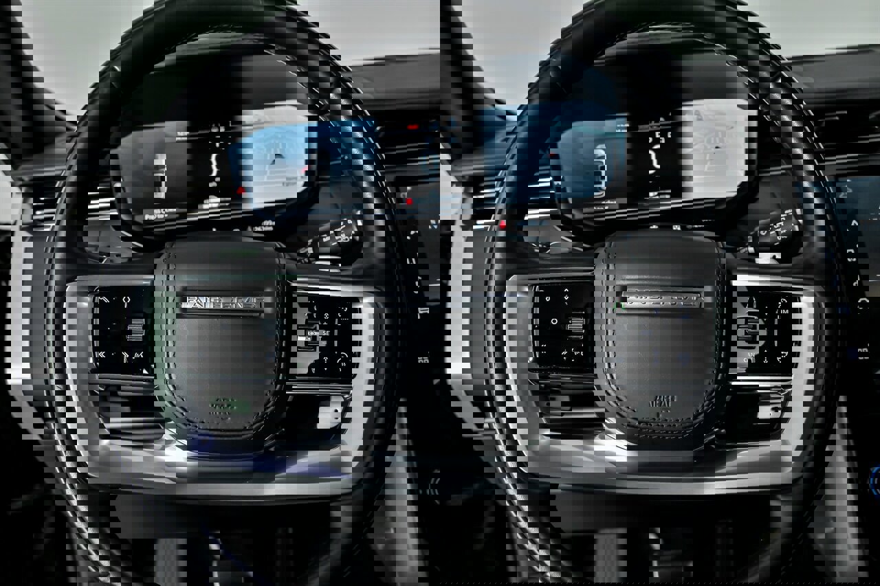 Used 2023 Land Rover Range Rover SV image 29