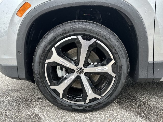 New 2026 Volkswagen Tiguan SE AWD/4WD image 17