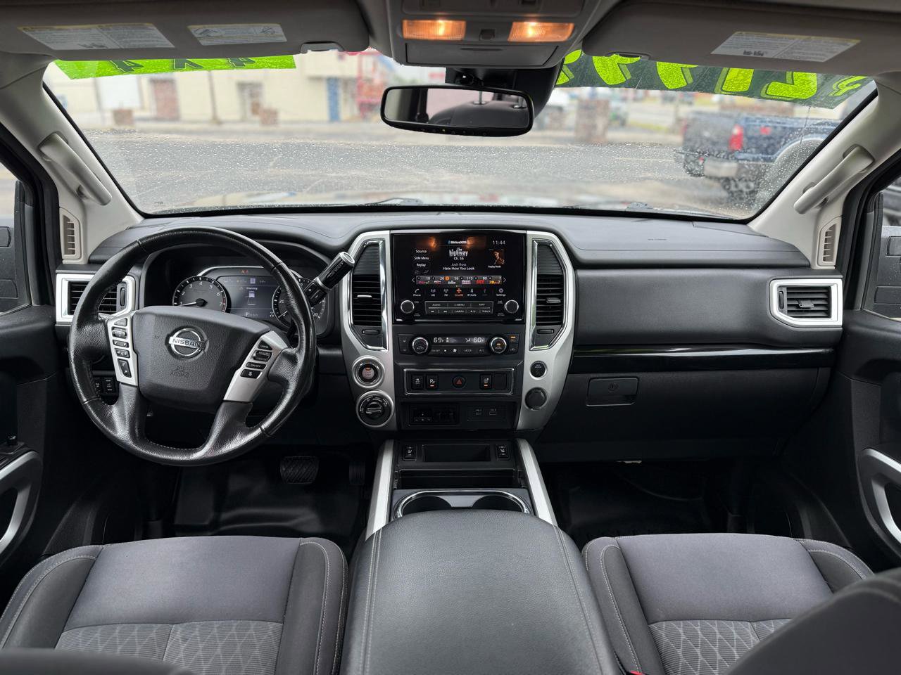 Used 2021 Nissan Titan SV w/ SV Convenience Package AWD/4WD image 18
