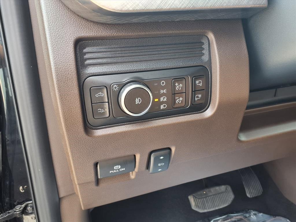 Used 2025 Ford F350 King Ranch w/ Chrome Package image 17