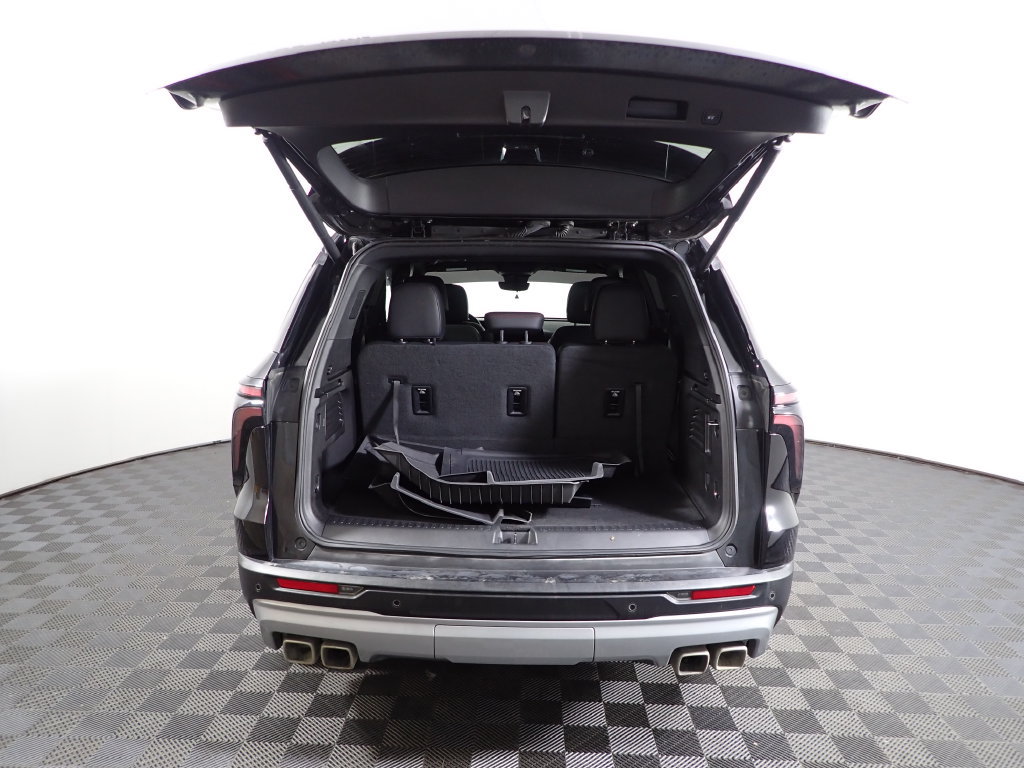 Used 2024 Chevrolet Traverse Z71 w/ Enhanced Driving Package AWD/4WD image 17