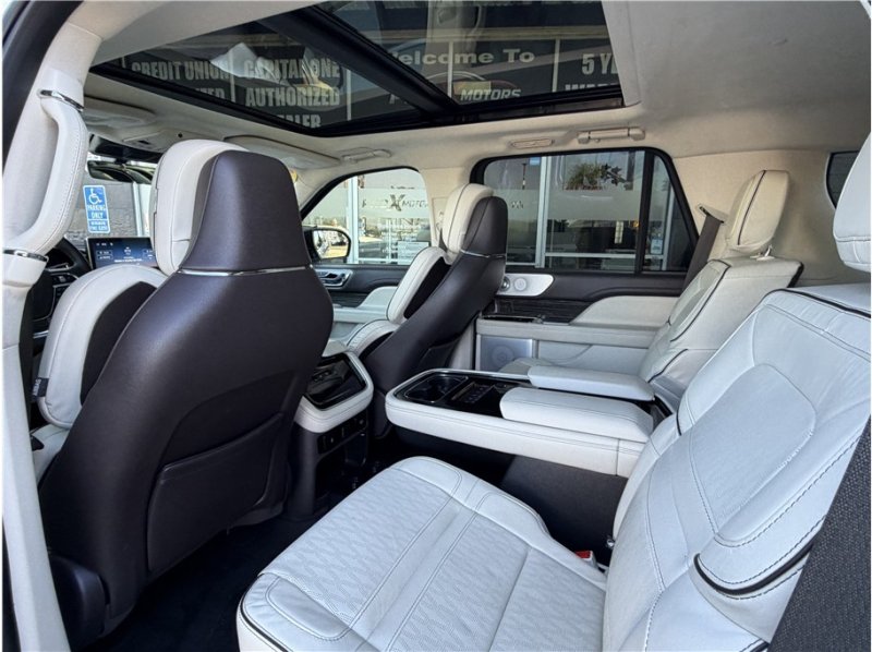 Used 2022 Lincoln Navigator Black Label AWD/4WD image 23