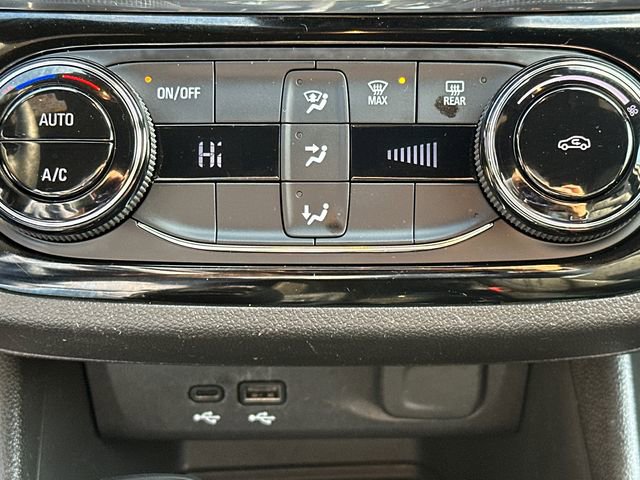 Used 2025 Buick Envista Sport Touring image 31