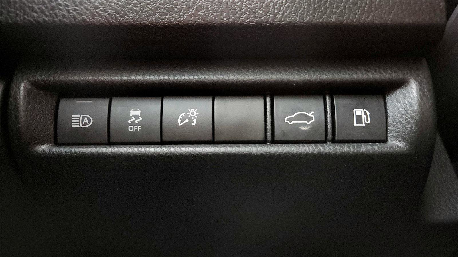 Used 2025 Toyota Camry LE image 32