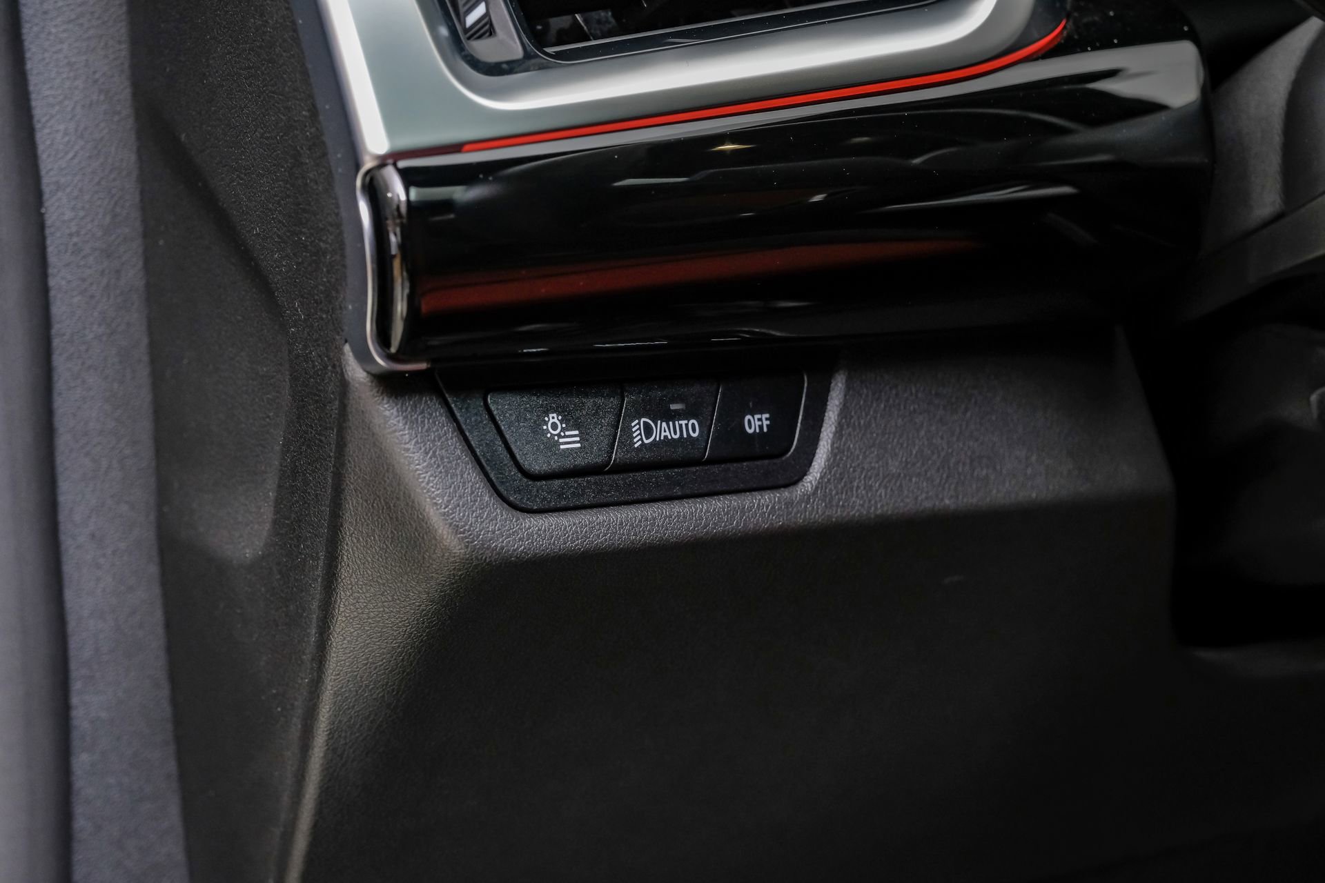 Used 2025 BMW X2 xDrive28i image 30